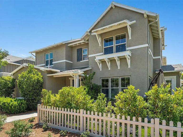 102 Sencillo Pl — Photo 2