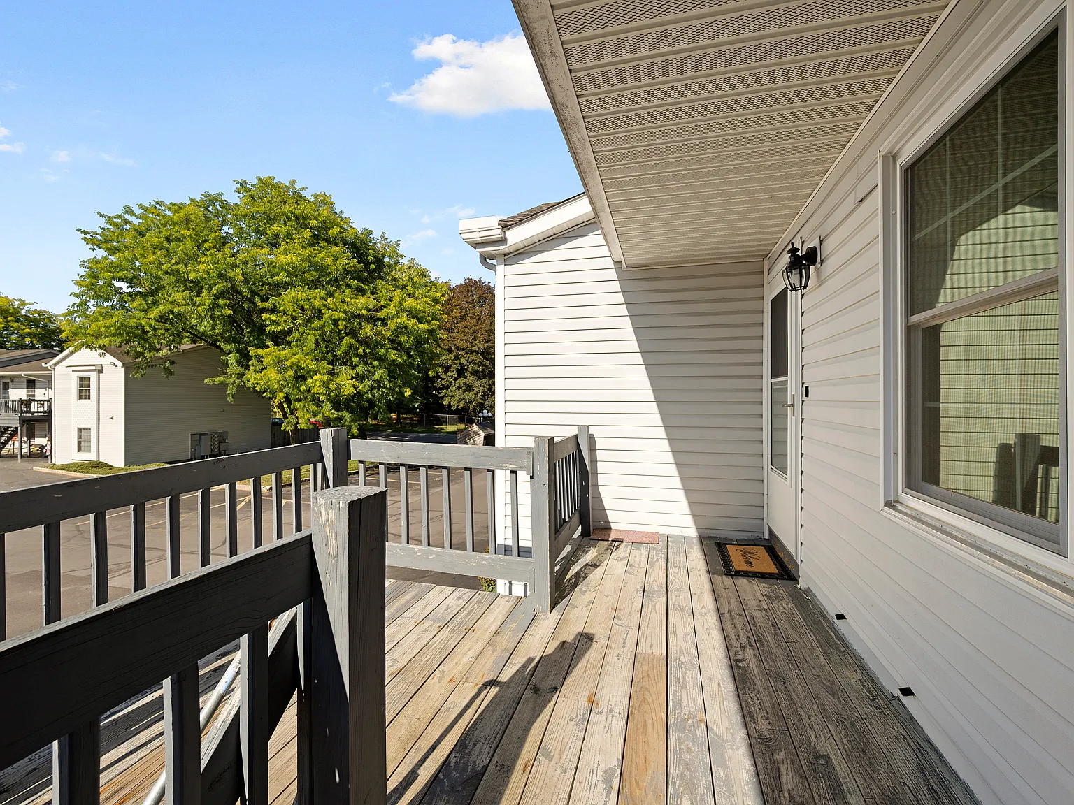 2 bed, 900 sqft, $1,700 — Photo 2