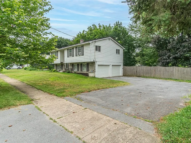 147 Elm St — Photo 26