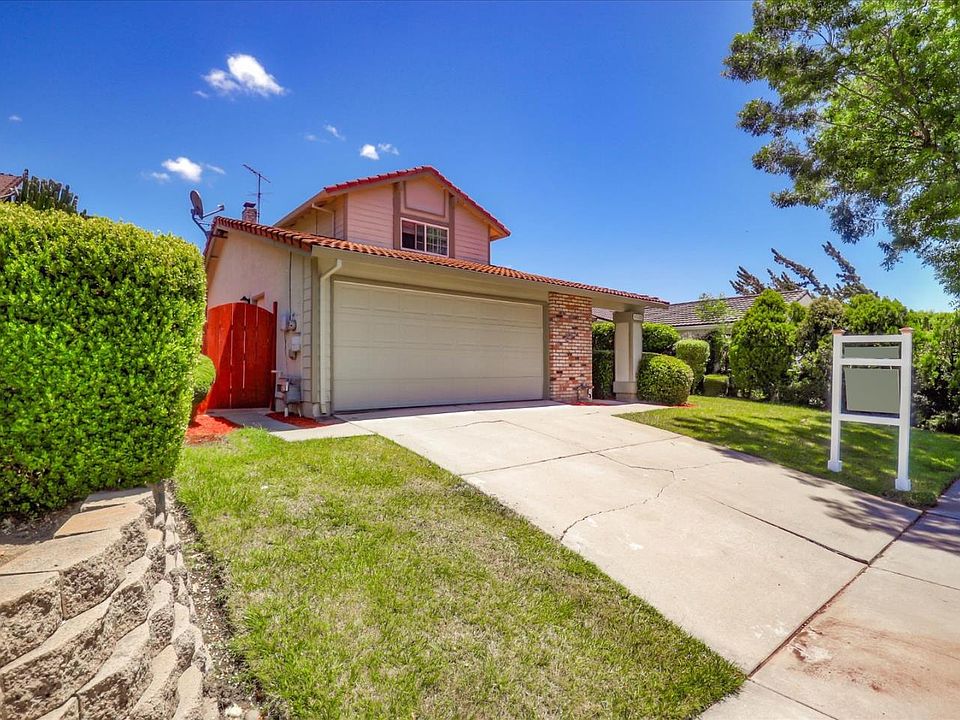 1st image of 47128 Yucatan Dr