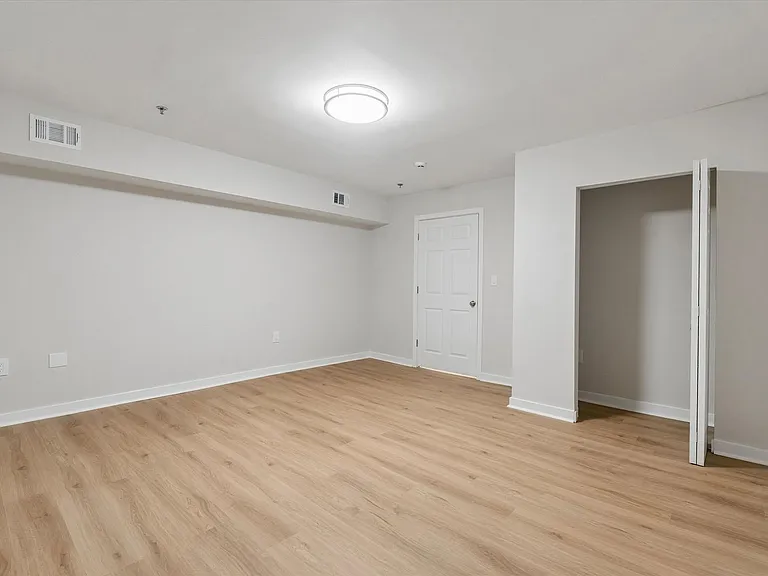 1204 Chestnut St #100 — Photo 13