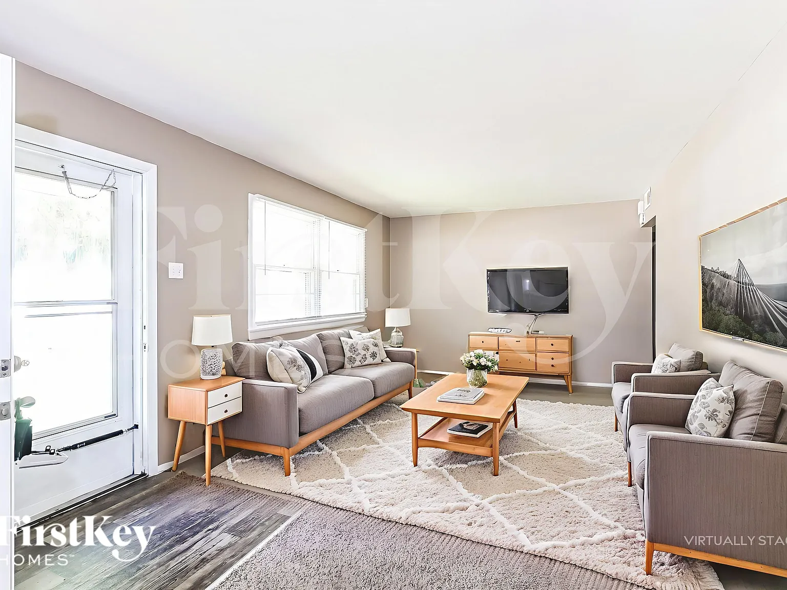 3 bed, 1.0 bath, 988 sqft, $1,765 — Photo 4