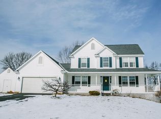 6823 Sunrise Meadow Dr NE, Rockford, MI 49341