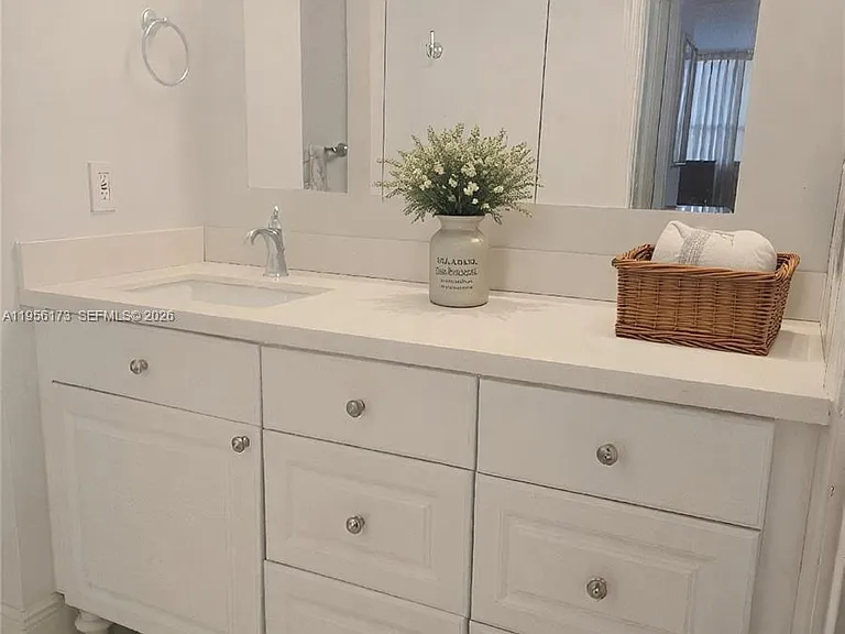 899 Jeffery St #2040 — Photo 7