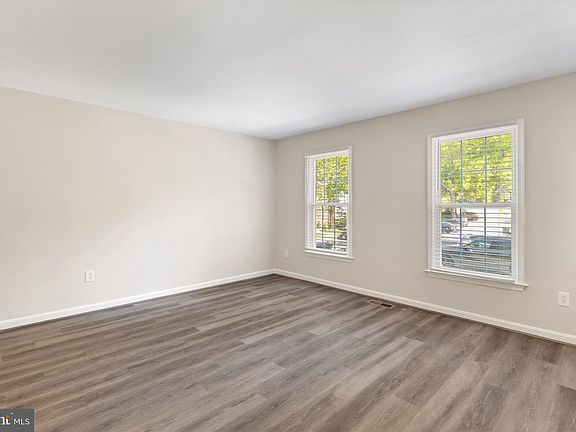 5th image of 8581 Chester Grove Ct