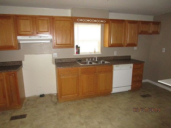 5th image of 929 Batton Way