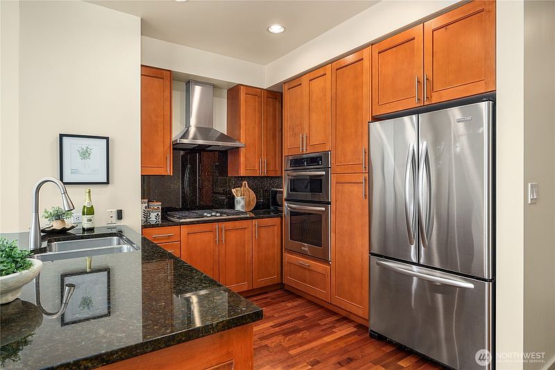 5th image of 10610 NE 9th Place #2200