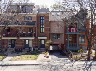 40 Maclaren St #D, Ottawa, ON K2P 0K4