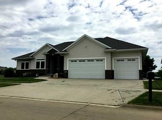 700 15th Ave SW, Mount Vernon, IA 52314