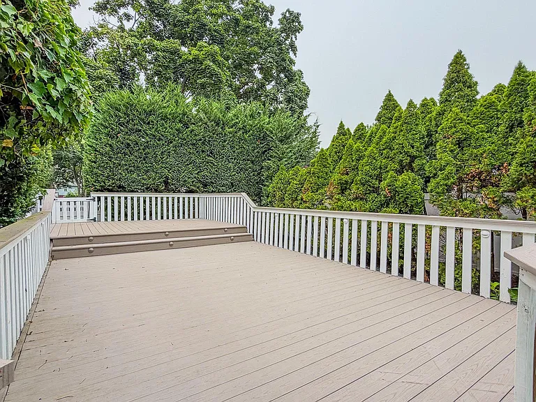 16 Brookside Dr — Photo 4