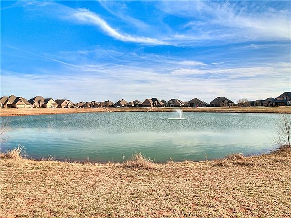 5th image of 12216 Fox Hill Way