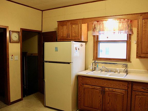 3rd image of 1308 East Ave
