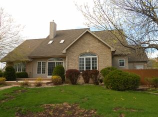 395 Sunset Ln, Winneconne, WI 54986