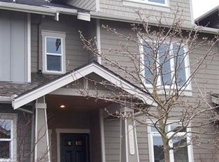 7421 Warren Ave SE APT B, Snoqualmie, WA 98065