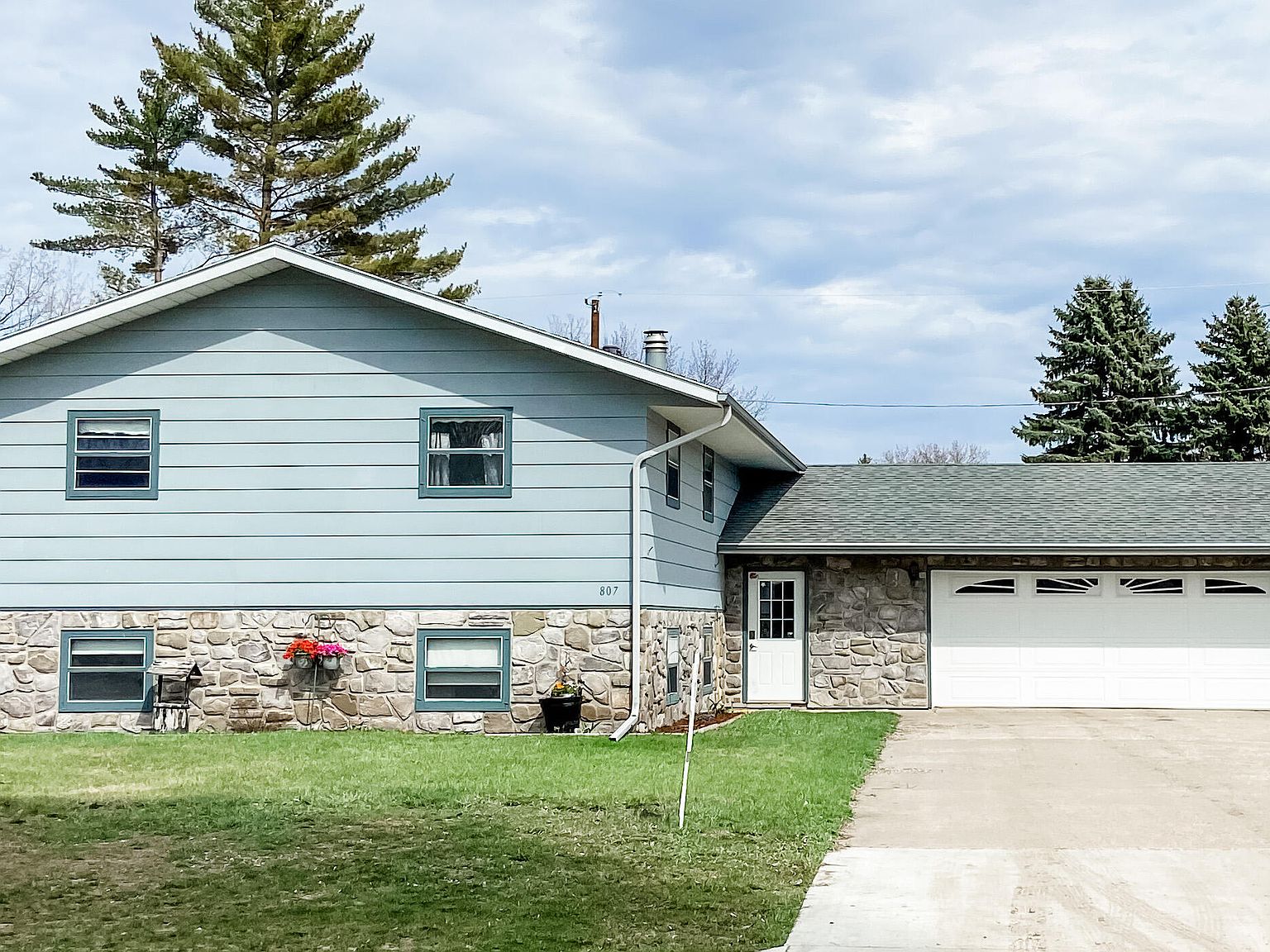 807 Clark Ave, Larimore, ND 58251 MLS 23219 Zillow