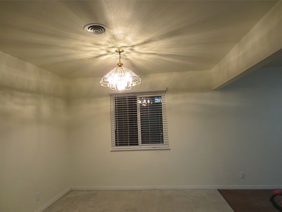 5th image of 512 Lidford Ave