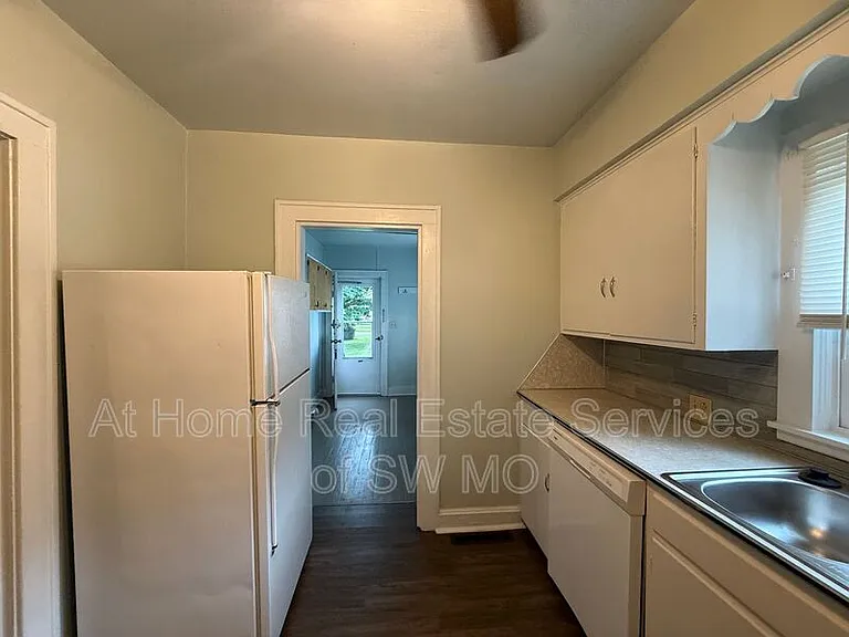 1169 S Kimbrough Ave — Photo 10