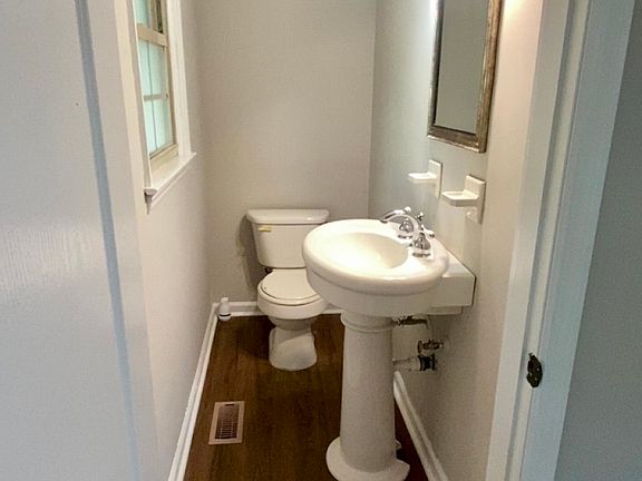 5th image of 3029 Dartmouth Dr