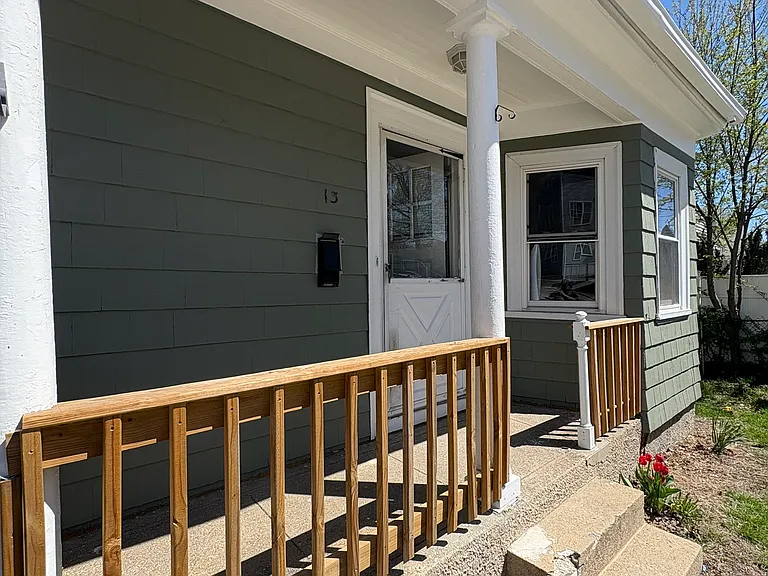 13 Clyde St — Photo 27