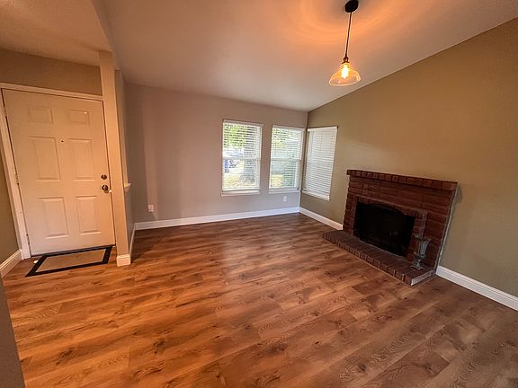 5th image of 38 Timberwood Ct