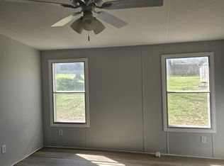935 Calvert Dr, Clarksville, TN 37042