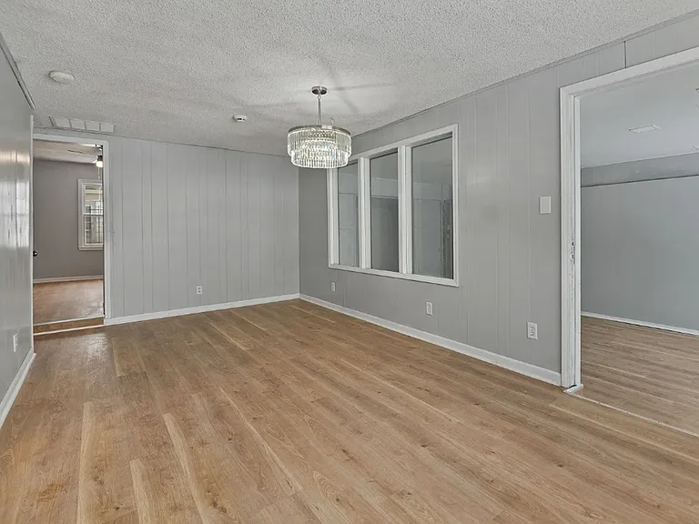 2321 E Mossman Ave — Photo 14