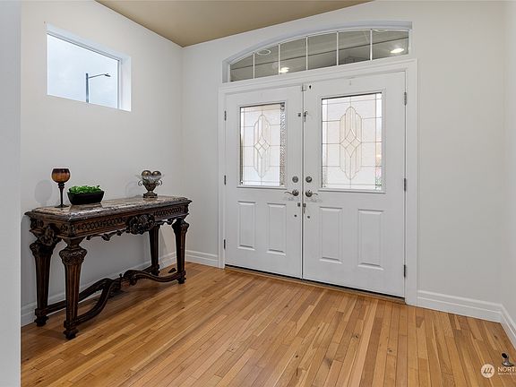 4th image of 14525 38th Drive SE