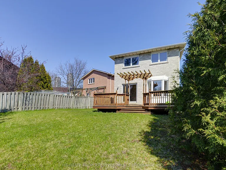 654 Brougham Pl #MAIN UPPER — Photo 20