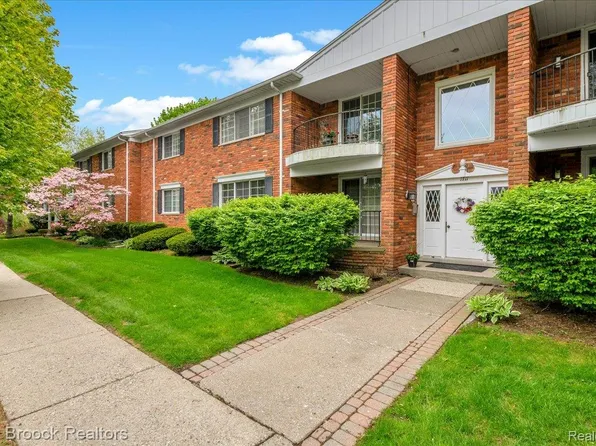 1711 Huntingwood Ln APT C, Bloomfield Hills, MI 48304