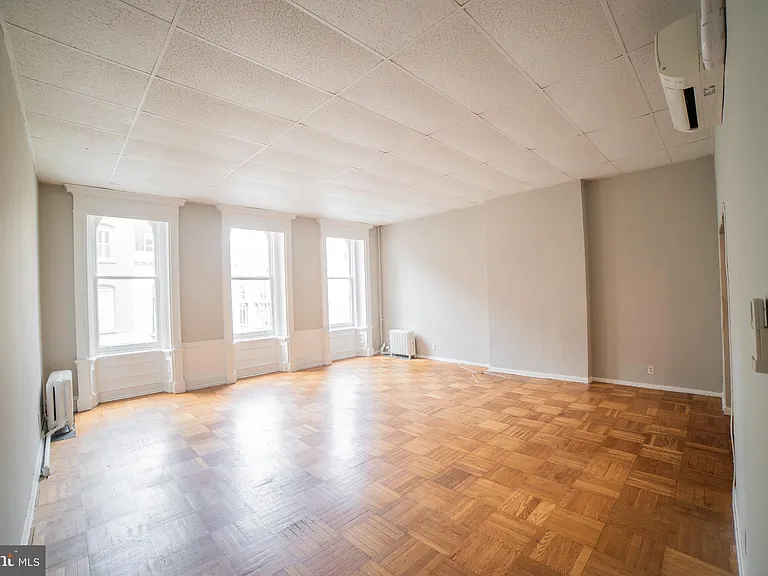 2116 Walnut St #2F — Photo 4