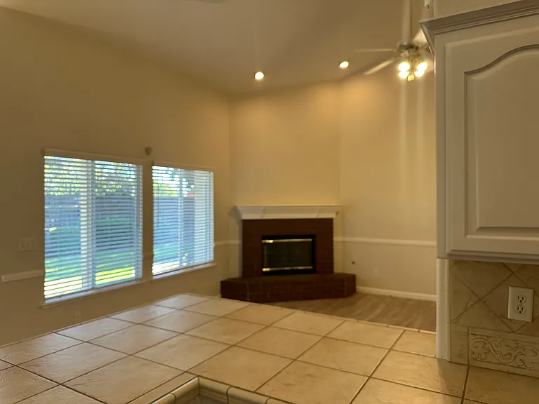 2523 E Cole Ave — Photo 8
