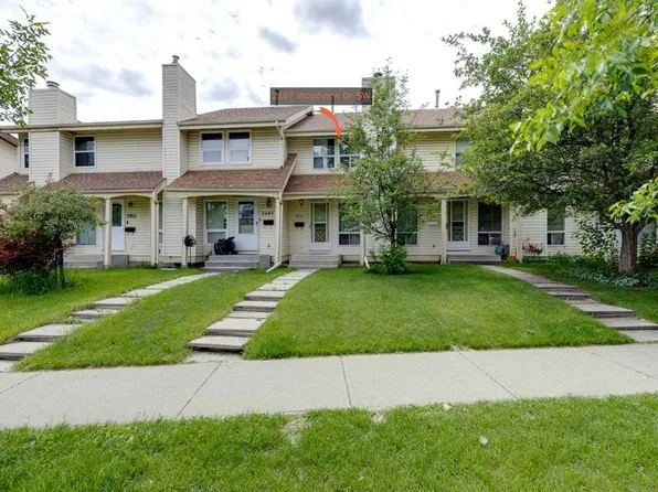 2187 N Woodview Dr SW, Calgary, AB T2W 3N8