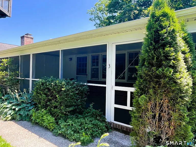 3 Arbor Dr #3 — Photo 2