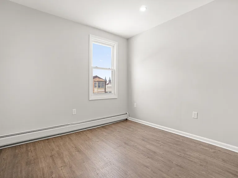 14 W 19th St — Photo 11
