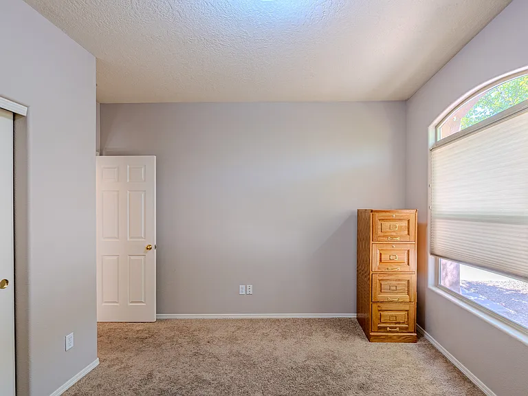 1124 Calle Corvo NE — Photo 35