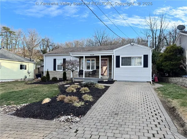 1004 Village Dr, South Charleston, WV 25309