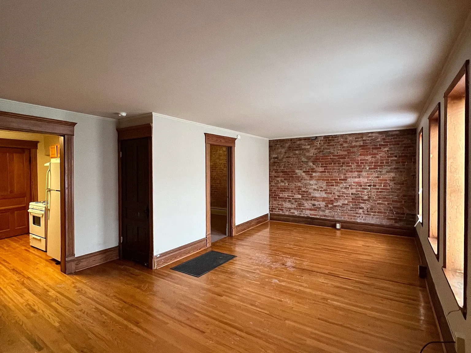 1 bed, 750 sqft, $700 — Photo 2