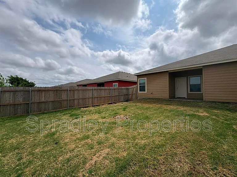 7108B Cameron Park Rd #R — Photo 12