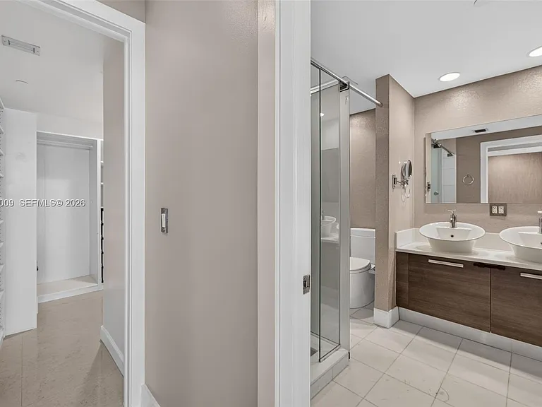 2950 NE 188th St #406 — Photo 27
