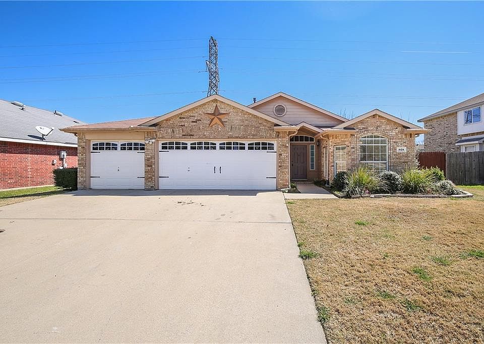 1st image of 929 Mockingbird Dr