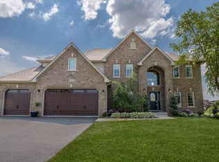 676 Kingsman Ct, Sugar Grove, IL 60554