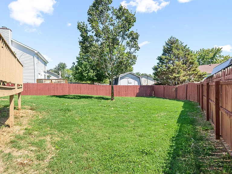 830 Iris Ln — Photo 27