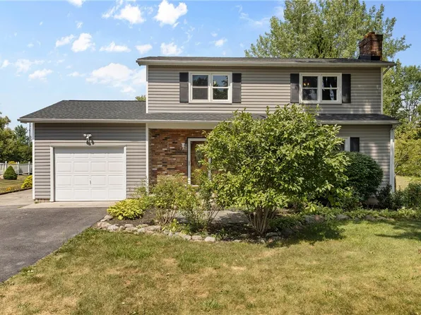 5140 Laura Ln, Canandaigua, NY 14424