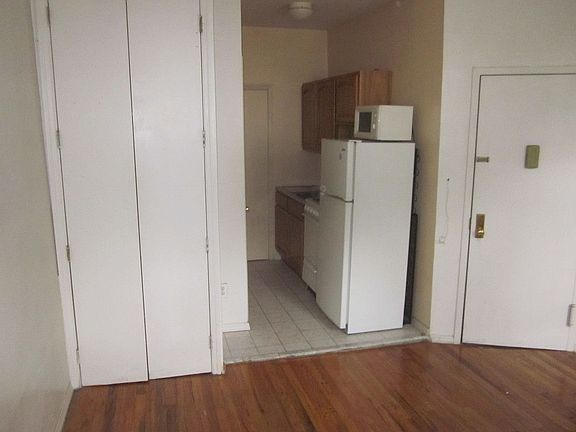 4th image of 228 Boerum St #2LF