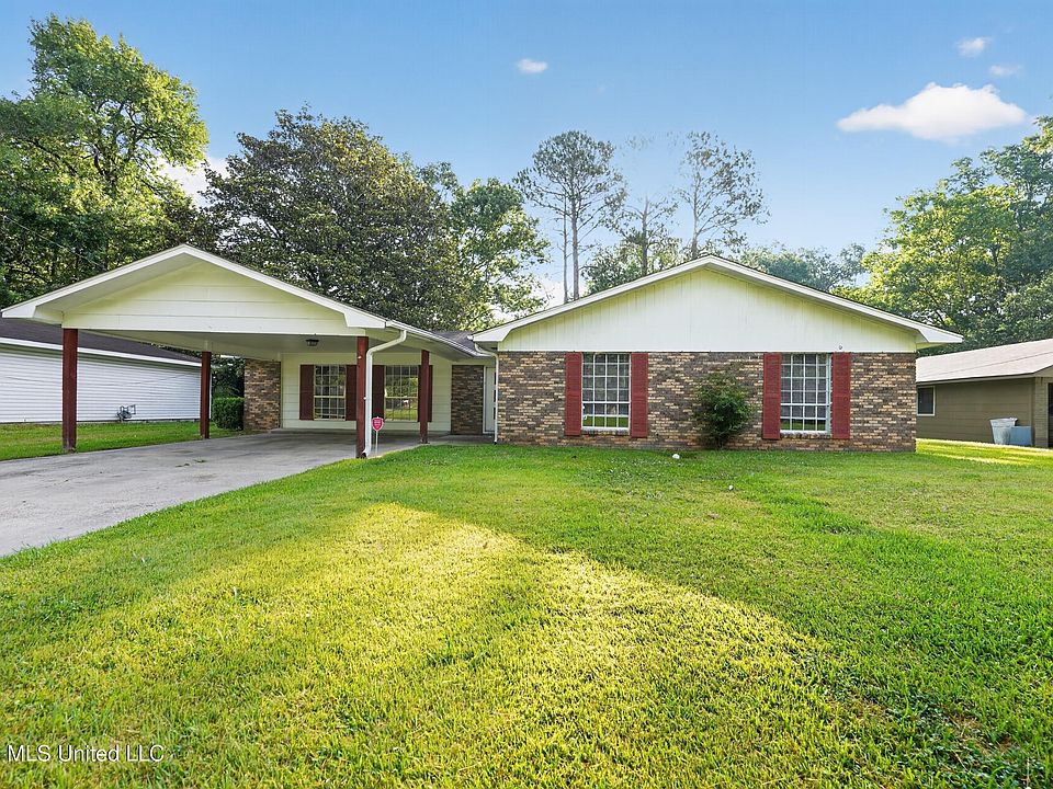 1st image of 3024 Longwood Dr