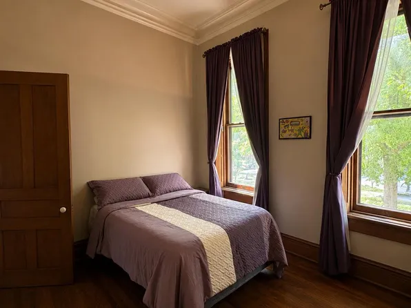 1713 Green St APT 1, Philadelphia, PA 19130