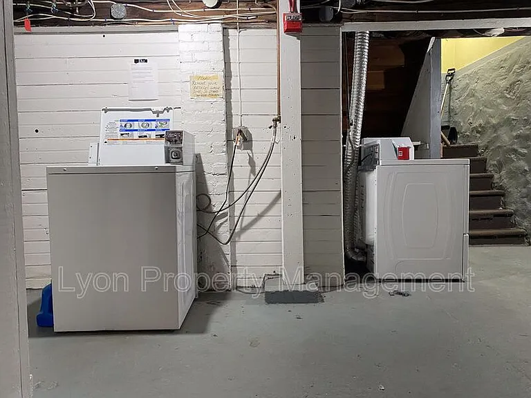 676 Grove St #3F — Photo 2