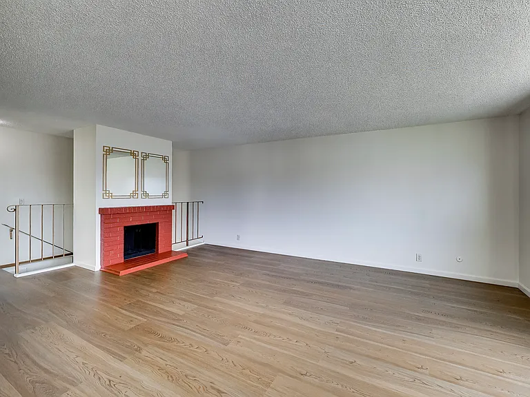 310 Castle St — Photo 10