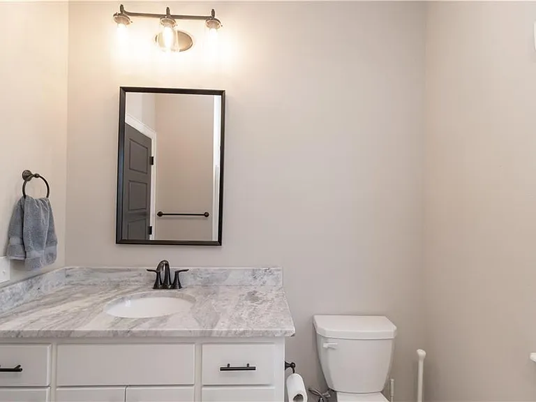 1137 Laux Ln — Photo 15
