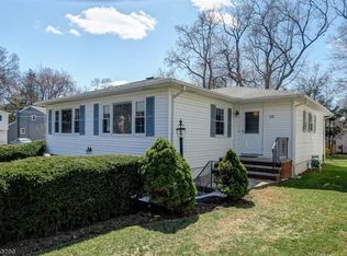 25 Valemont Way, Summit, NJ 07901